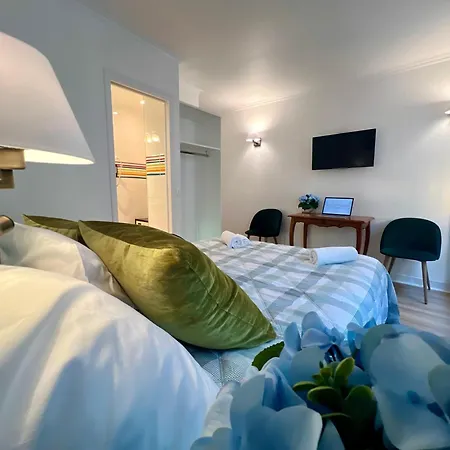 La Sanguine Hotel 2*