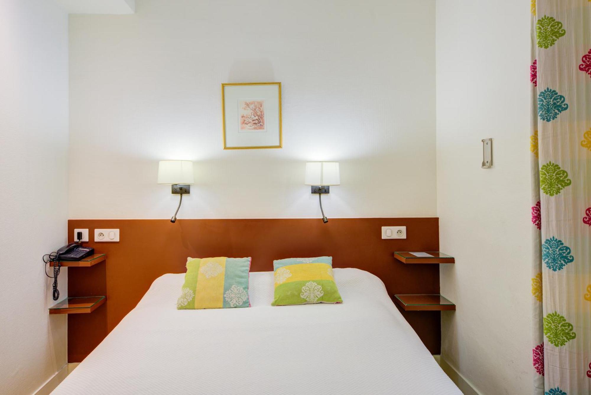 La Sanguine 2* Paris